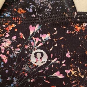 Lululemon Floral sports bra size cut out think it’s a small